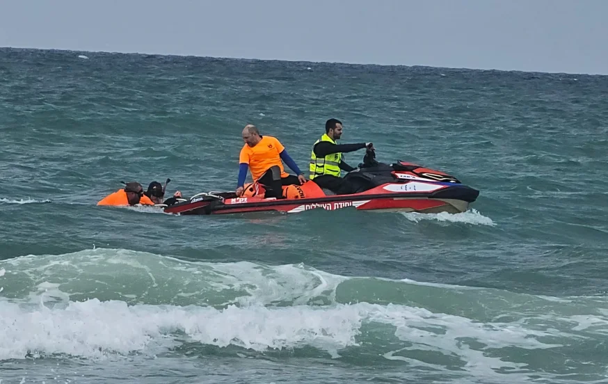 תקווה מול חוסר ודאות: יום חמישי לחיפושים אחר הנער שטבע בנתניה תקווה מול חוסר ודאות: יום חמישי לחיפושים אחר הנער שטבע בנתניה