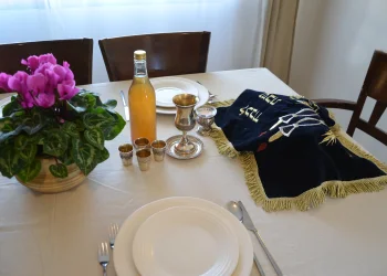 עם 10 טיפים פשוטים: כך תהפכו את שולחן השבת לחוויה מרגשת לכל המשפחה