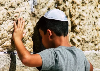 מצמרר: הילד התפלל לאח קטן, כעבור שנים הגיעה הישועה