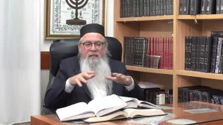 הרב יוסף ביטון עם התשובה מפתיעה: "איך לא נופלים לעצבות בימי הספירה?"
