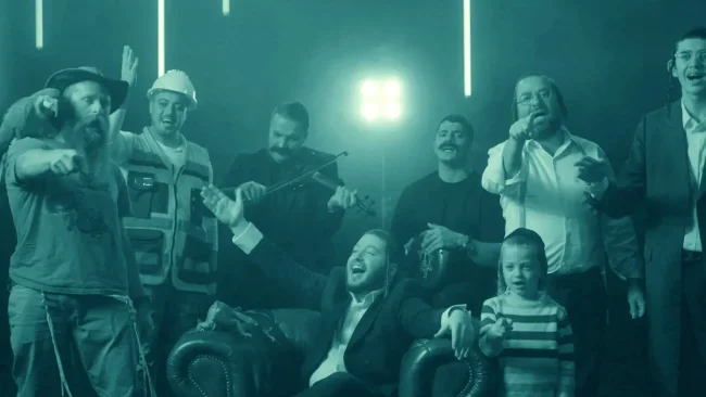 סנדי דינקל משיק: גרסה ווקאלית ללהיט 'מי שאתה'