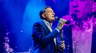 חיים ישראל משתף רגע כואב - מה באמת קורה על הבמה?
