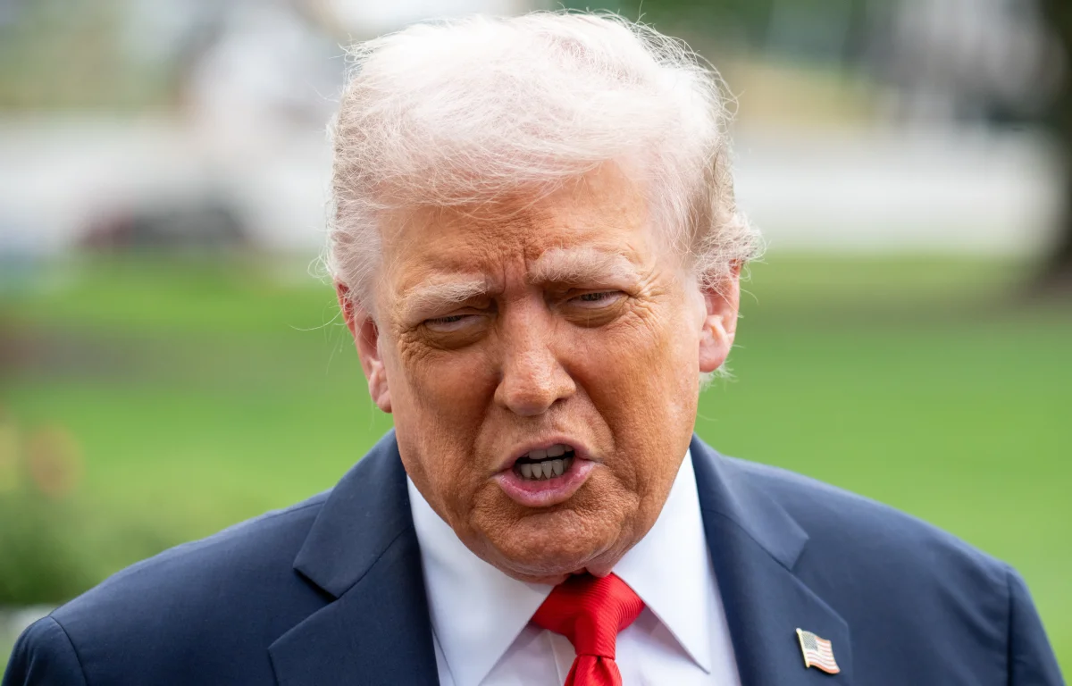 "טראמפ התפרץ בזעם": מאחורי הקלעים של משבר התרסקות המטוס האמריקאי