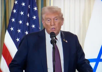 טראמפ מציב אולטימטום לאיראן: הסכם עכשיו או הסלמה