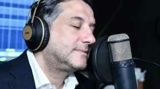 חיים ישראל מתוודה: "לפעמים אני שר לבד, בלי אף אחד"