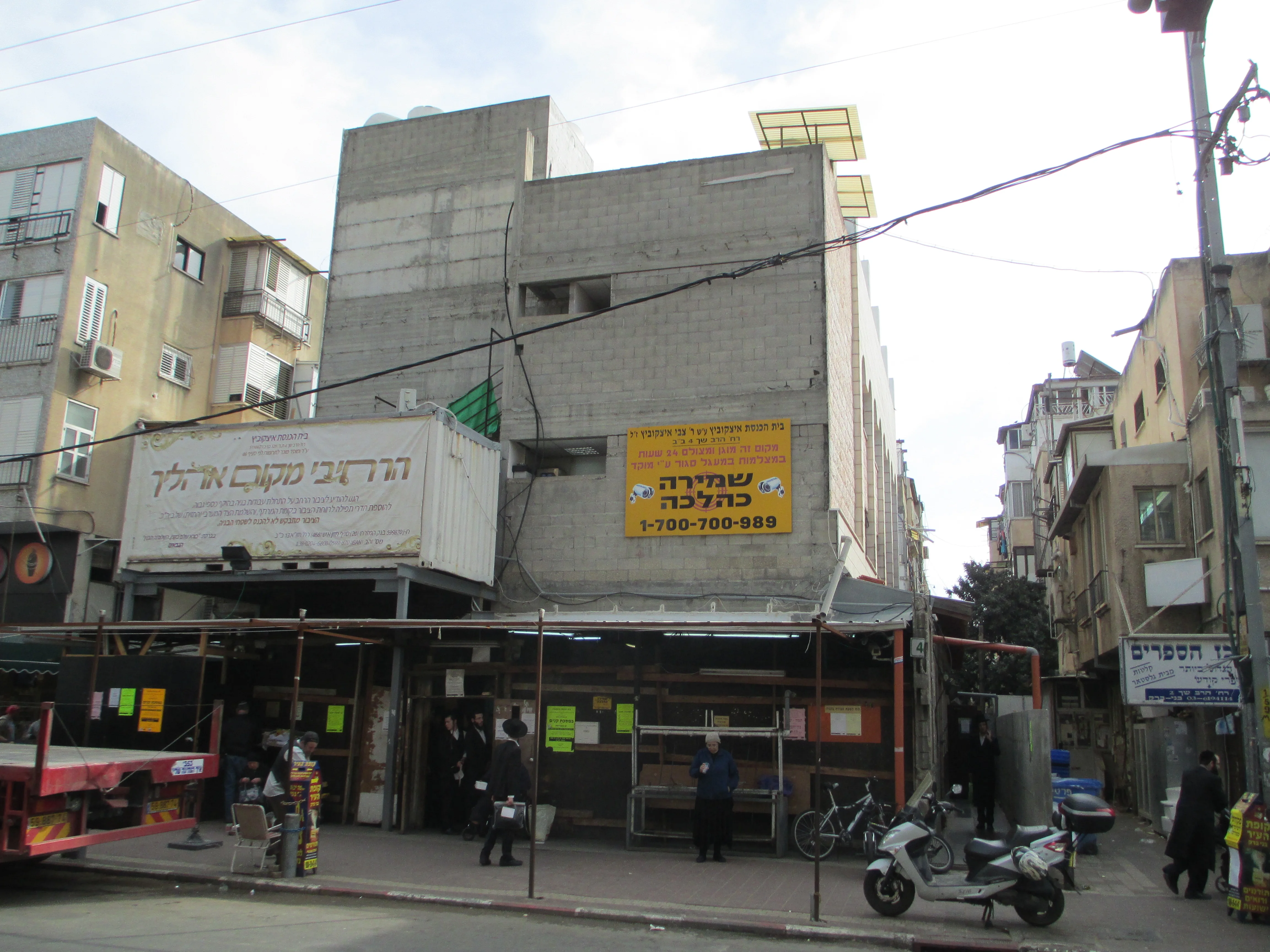 לא תאמינו: הסיפור שלא הכרתם מאחורי בית הכנסת העמוס בעולם