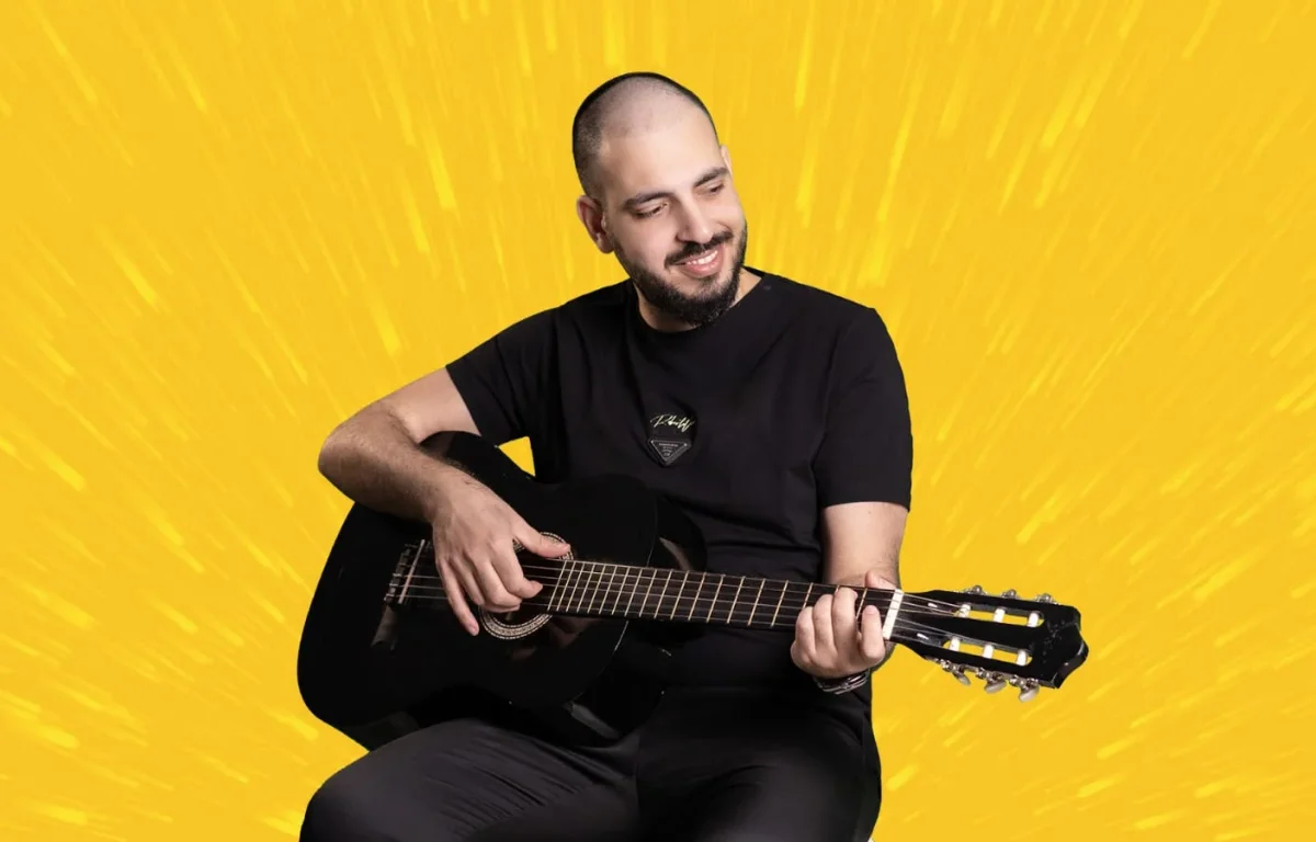 יוסף עבאדי מפתיע בגרסה ווקאלית מרגשת לשיר "רגעים של אושר"