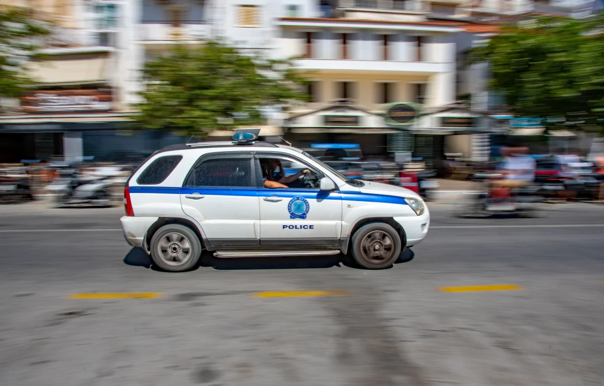 אירוע חריג ביוון: בן 89 יצא למסע ירי באתונה ונמלט