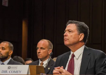 סערה בארצות הברית: ראש ה FBI לשעבר יעמוד לדין בגלל פוסט אחד