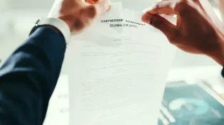 שילם מראש על מוצר שלא קיים: האם העסקה תקפה על פי ההלכה?