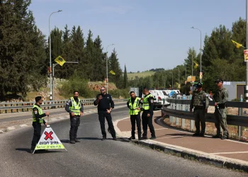 דרמה ליד מירון: רכב פרץ מחסום, שוטר ירה באוויר