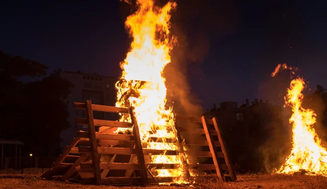 למה מדליקים מדורות בל״ג בעומר? 8 סודות שלא הכרתם