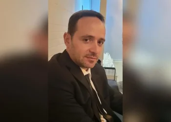 זעזוע בטורונטו: יהודי נורה למוות בזמן טיול עם כלבו