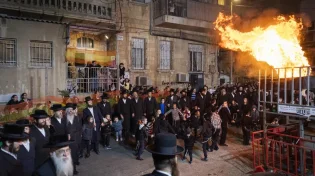 "תזרוק את הכאב לאש": מה באמת מסתתר בתוך מדורות ל"ג בעומר?
