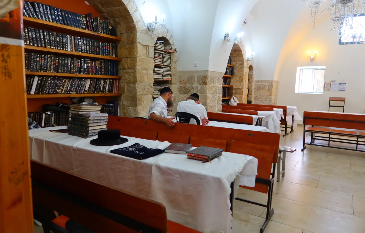 שנים שהוא התרחק מהבית - פיוטי השבת החזירו אותו ליהדות