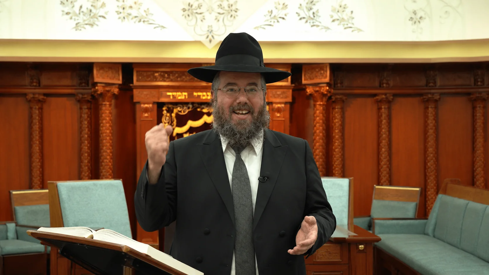 הרב שמשון פוקס חושף: כך תבחרו שם שמביא ברכה לילד
