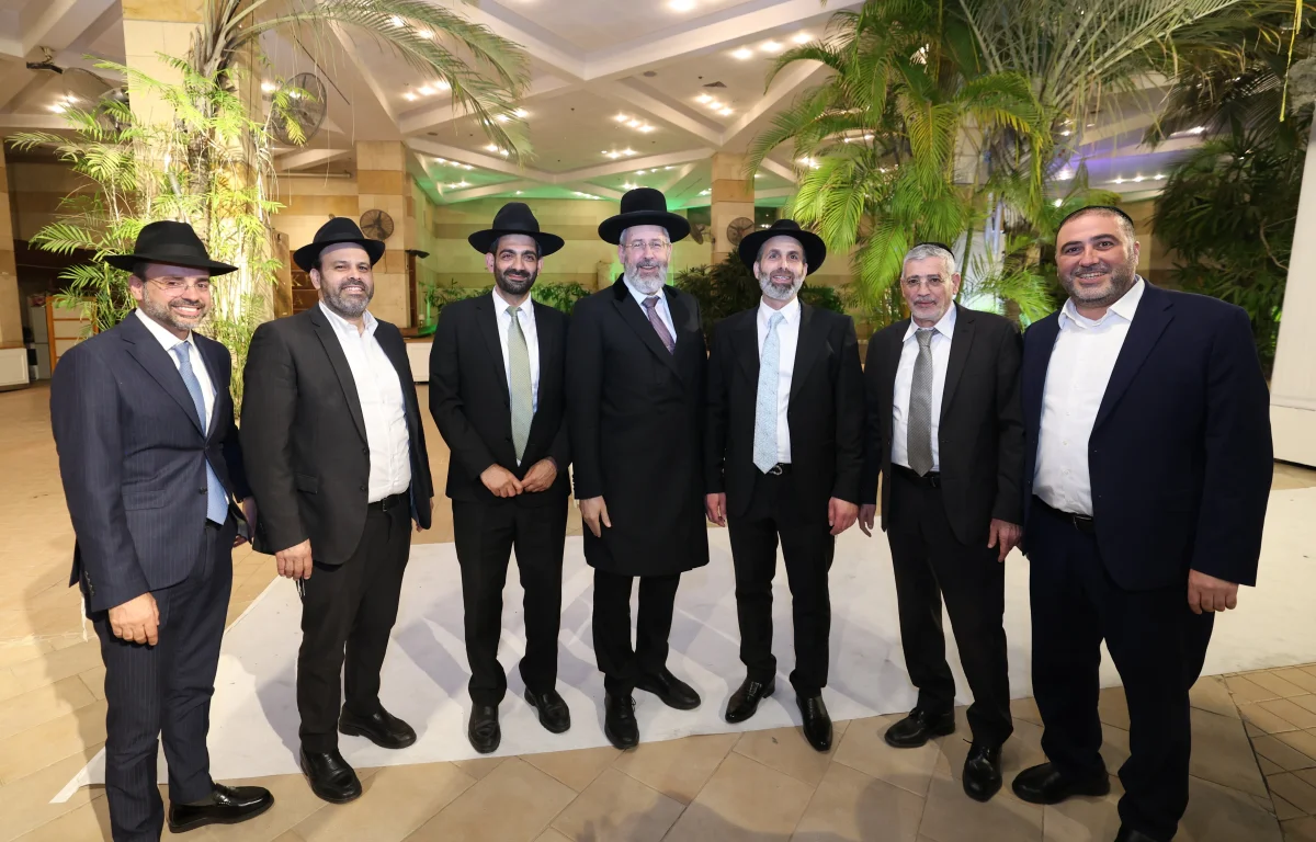 ראש עיריית אלעד השיא את ביתו - רבנים ואישי ציבור הגיעו לשמחה (צילום: יעקב כהן)