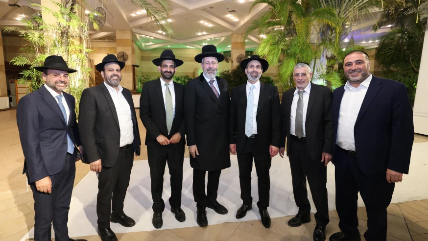 ראש עיריית אלעד השיא את ביתו - רבנים ואישי ציבור הגיעו לשמחה (צילום: יעקב כהן)
