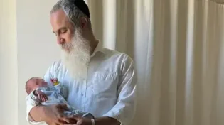 הנס שאחרי התופת: שליח חב"ד שאיבד את שתי רגליו חבק בן שישי