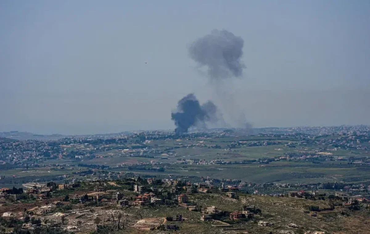 אחרי האזהרה לתושבים: צה"ל החל לתקוף תשתיות חיזבאללה בדרום לבנון אחרי האזהרה לתושבים: צה"ל החל לתקוף תשתיות חיזבאללה בדרום לבנון
