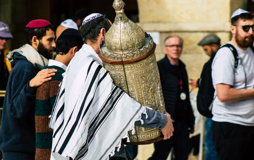 בחג מתן תורה הקרוב מתעורר כוח מיוחד לרפואה וישועה בחג מתן תורה הקרוב מתעורר כוח מיוחד לרפואה וישועה