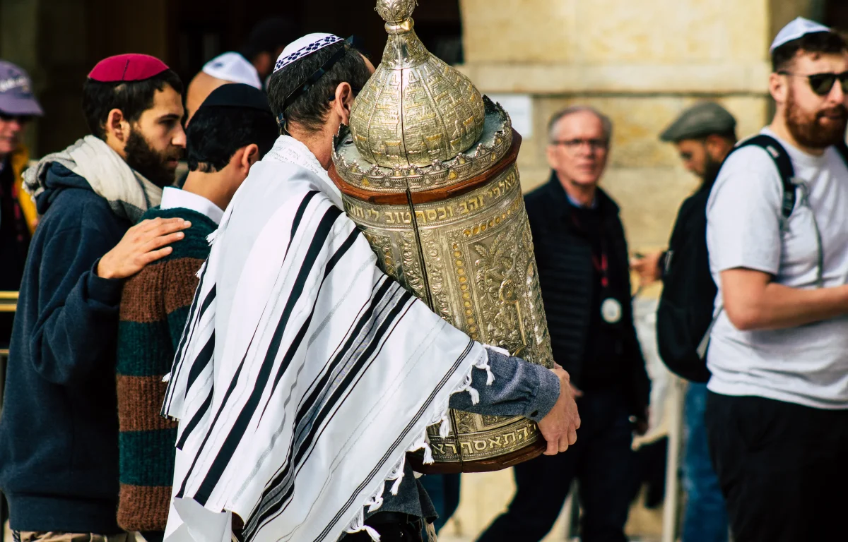 בחג מתן תורה הקרוב מתעורר כוח מיוחד לרפואה וישועה