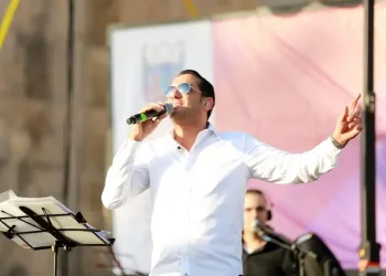 חיים ישראל חושף: "לפעמים דווקא בזמנים לא ברורים - שם נולדים השירים" חיים ישראל חושף: "לפעמים דווקא בזמנים לא ברורים - שם נולדים השירים"