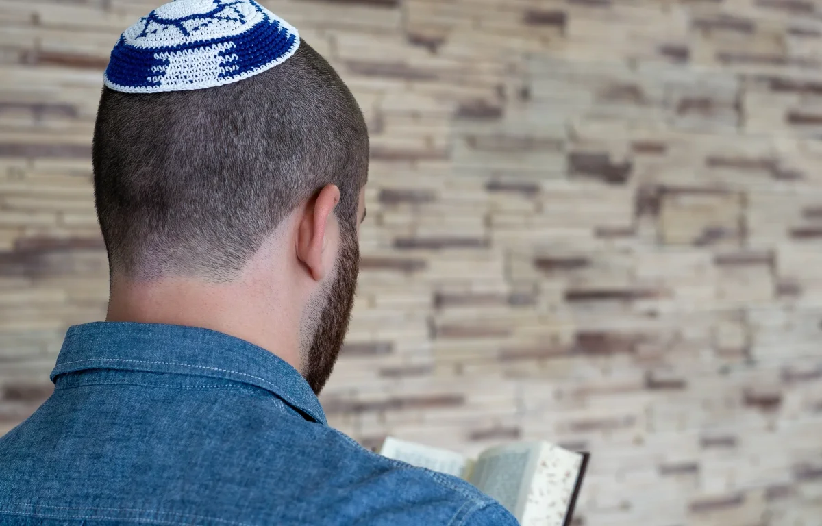 "שים כיפה על הראש": כך נעלם המחסום האחרון בדרך לחזרה בתשובה "שים כיפה על הראש": כך נעלם המחסום האחרון בדרך לחזרה בתשובה