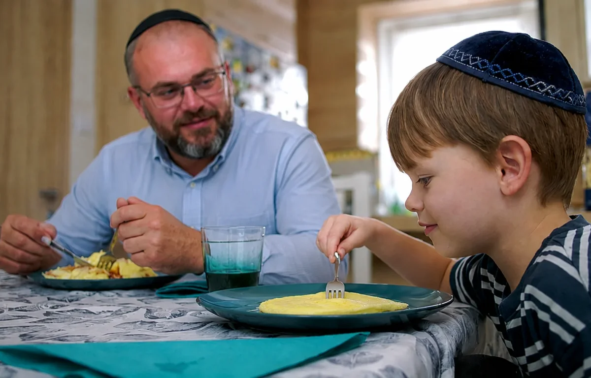 מחקר קובע: ארוחה משפחתית יכולה לשמור על הבריאות של הילדים מחקר קובע: ארוחה משפחתית יכולה לשמור על הבריאות של הילדים