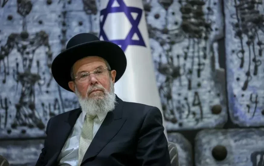 הרב הראשי לישראל פונה לבית החולים לאחר שעבר תאונת דרכים הרב הראשי לישראל פונה לבית החולים לאחר שעבר תאונת דרכים