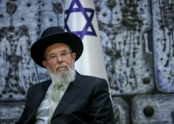 הרב הראשי לישראל פונה לבית החולים לאחר שעבר תאונת דרכים הרב הראשי לישראל פונה לבית החולים לאחר שעבר תאונת דרכים