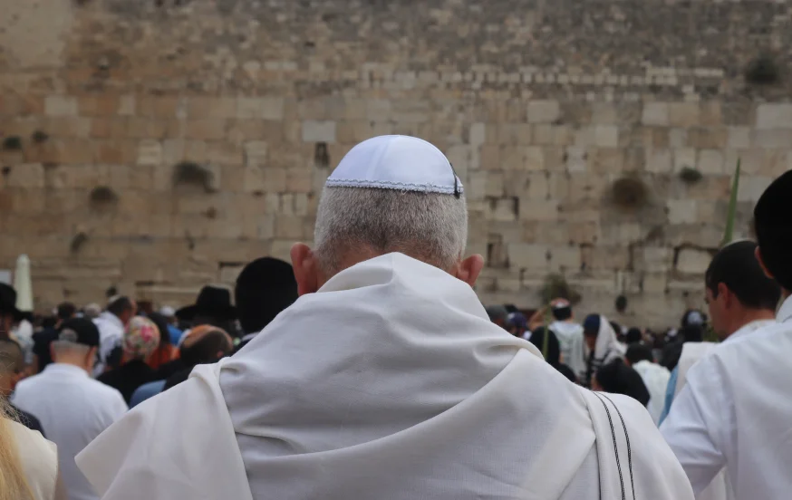 גם אחרי שבועות: הקדושה שקיבלת ממשיכה ללוות אותך גם אחרי שבועות: הקדושה שקיבלת ממשיכה ללוות אותך