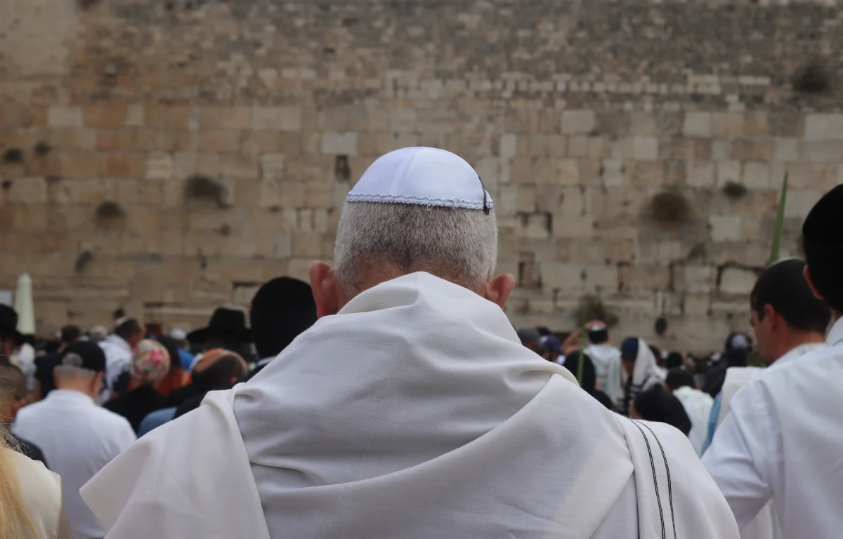 גם אחרי שבועות: הקדושה שקיבלת ממשיכה ללוות אותך גם אחרי שבועות: הקדושה שקיבלת ממשיכה ללוות אותך