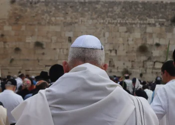 גם אחרי שבועות: הקדושה שקיבלת ממשיכה ללוות אותך גם אחרי שבועות: הקדושה שקיבלת ממשיכה ללוות אותך