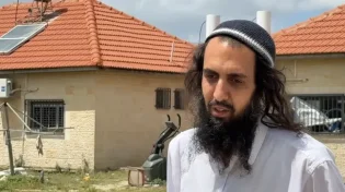 מרגש: הוא כמעט לא רואה, אבל נלחם כל יום כדי ללמוד תורה