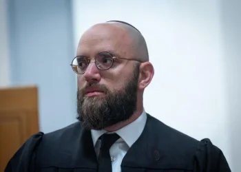 בג"ץ דן בסגירת גלי צה"ל: המדינה דורשת לשים סוף לתחנה פוליטית בתוך הצבא בג"ץ דן בסגירת גלי צה"ל: המדינה דורשת לשים סוף לתחנה פוליטית בתוך הצבא