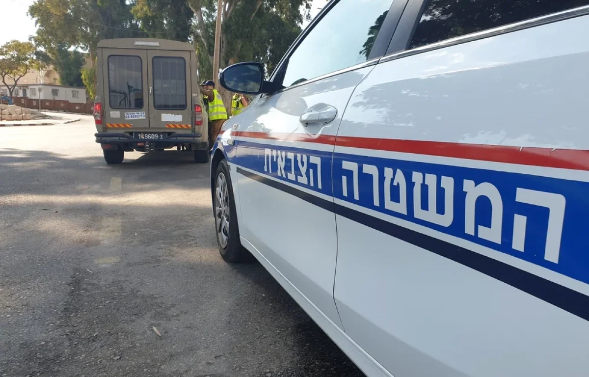 "שיא" חדש ברדיפה: שלושה בחורי ישיבה נעצרו והוסגרו למשטרה הצבאית "שיא" חדש ברדיפה: שלושה בחורי ישיבה נעצרו והוסגרו למשטרה הצבאית