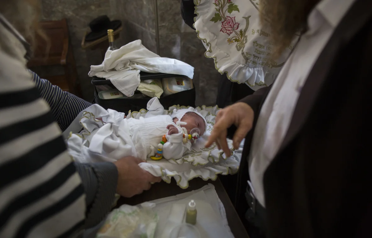 כך תנצלו את יום הברית שלכם לתפילה שמסוגלת לעורר רחמים כך תנצלו את יום הברית שלכם לתפילה שמסוגלת לעורר רחמים
