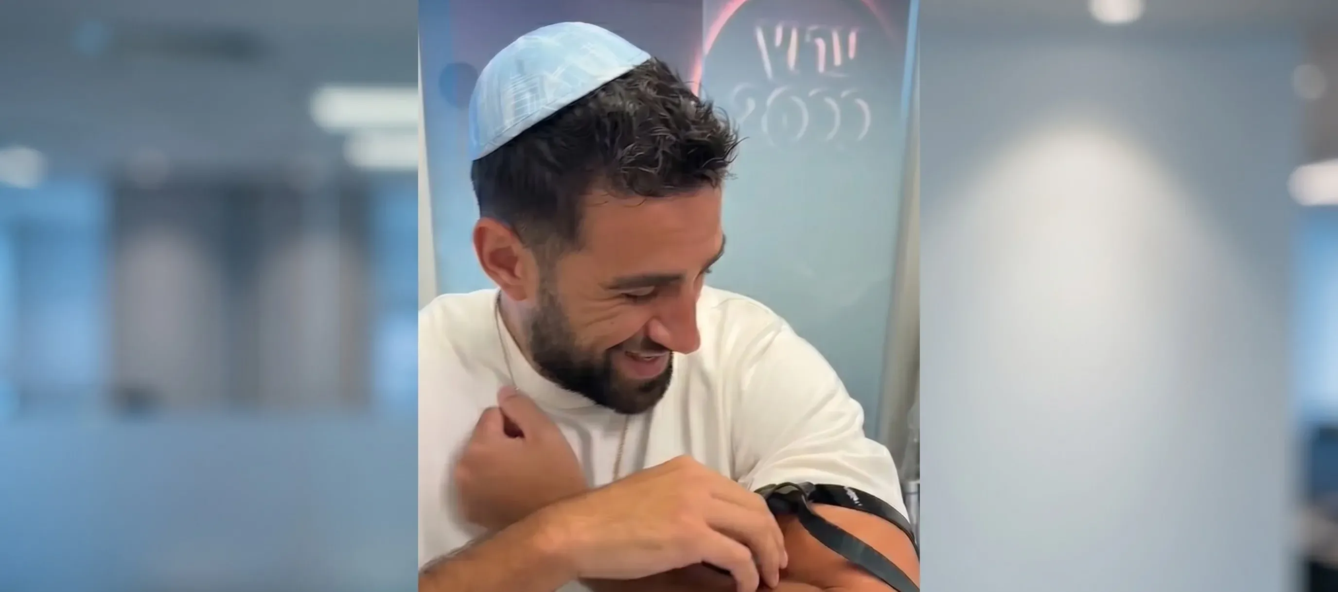 שורד השבי עצר הכל במשרדי האולפן ובחר את התפילין של טייסת 116