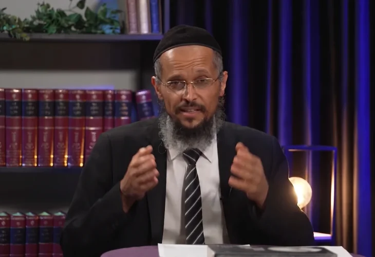 הרופא קבע נזק חמור - רבי דוד אבוחצירא אמר: &ldquo;אין שם כלום&rdquo;