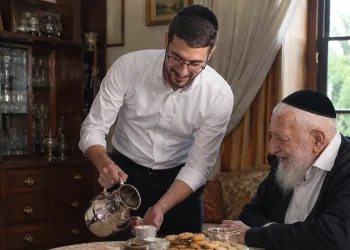 כיבוד הורים - המצווה שמשפיעה על כל תחומי החיים ופותחת שערי ברכה כיבוד הורים - המצווה שמשפיעה על כל תחומי החיים ופותחת שערי ברכה