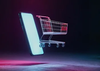 פעם בגדים היו מחזיקים שנים: כך תדעו מה באמת שווה קנייה פעם בגדים היו מחזיקים שנים: כך תדעו מה באמת שווה קנייה
