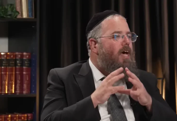 מה עוצר את השפע? הסוד שמאחורי הפרנסה והנפילה של הדולר