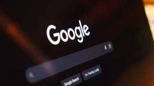 הסוף לחיפוש בגוגל? הניסוי החדש שמדאיג מיליוני משתמשים