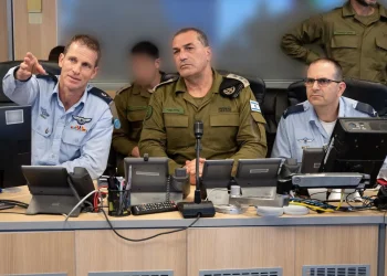 הרמטכ"ל מפקד על תקיפות צה"ל באיראן מבור חיל האוויר הרמטכ"ל מפקד על תקיפות צה"ל באיראן מבור חיל האוויר