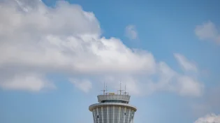 בזמן האזעקות בנתב"ג בעקבות ירי מתימן ואיראן: נוסעים פונו מהמטוס רגע לפני ההמראה