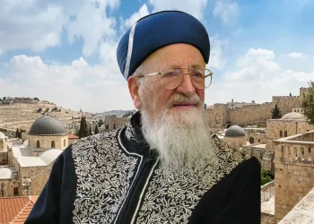 "אביהם של ישראל": כמה עובדות מרתקות על הרב מדרכי אליהו "אביהם של ישראל": כמה עובדות מרתקות על הרב מדרכי אליהו