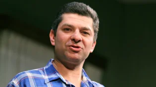 השחקן דני שטג: "הגעתי לגיל 50 פלוס, והקדוש ברוך הוא שמר אותי עד היום"