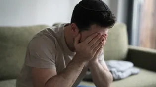 מרגישים לחוצים? 7 תרגילים פשוטים שיכולים לעזור לגוף להירגע