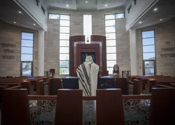 זו הסיבה המפתיעה שבגללה בית הכנסת נקרא מקדש מעט זו הסיבה המפתיעה שבגללה בית הכנסת נקרא מקדש מעט